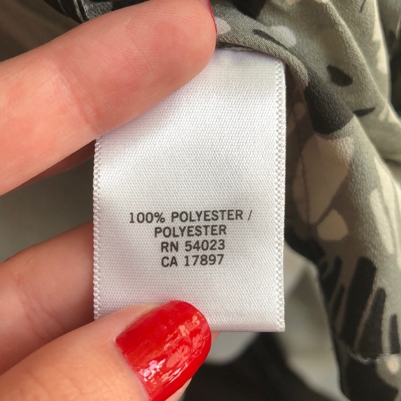 Banana Republic Wrap Blouse / Cardiagn - Picture 12 of 15